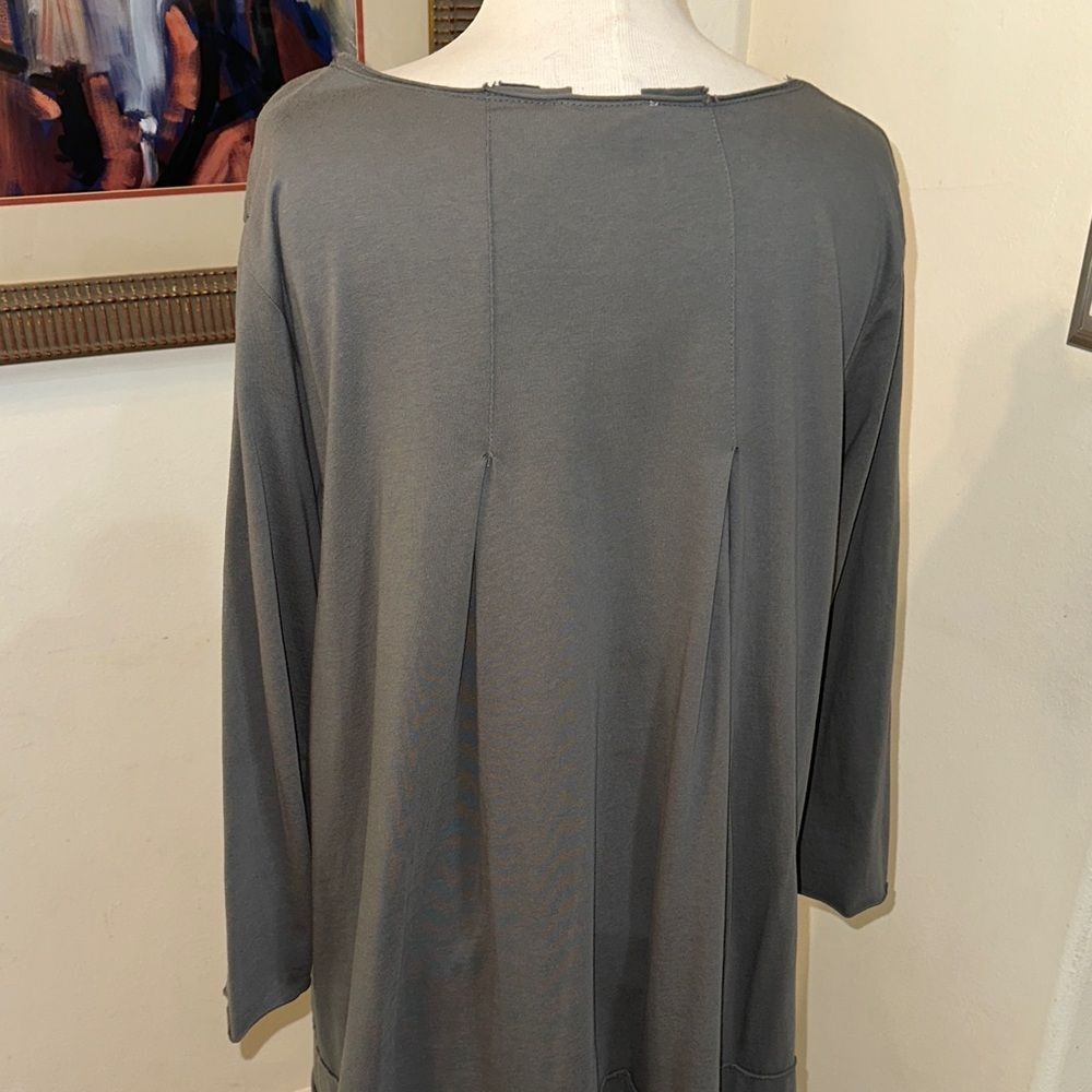 LUUKAA Green Top w/ Graphic Design Size 18 - Picture 10 of 11